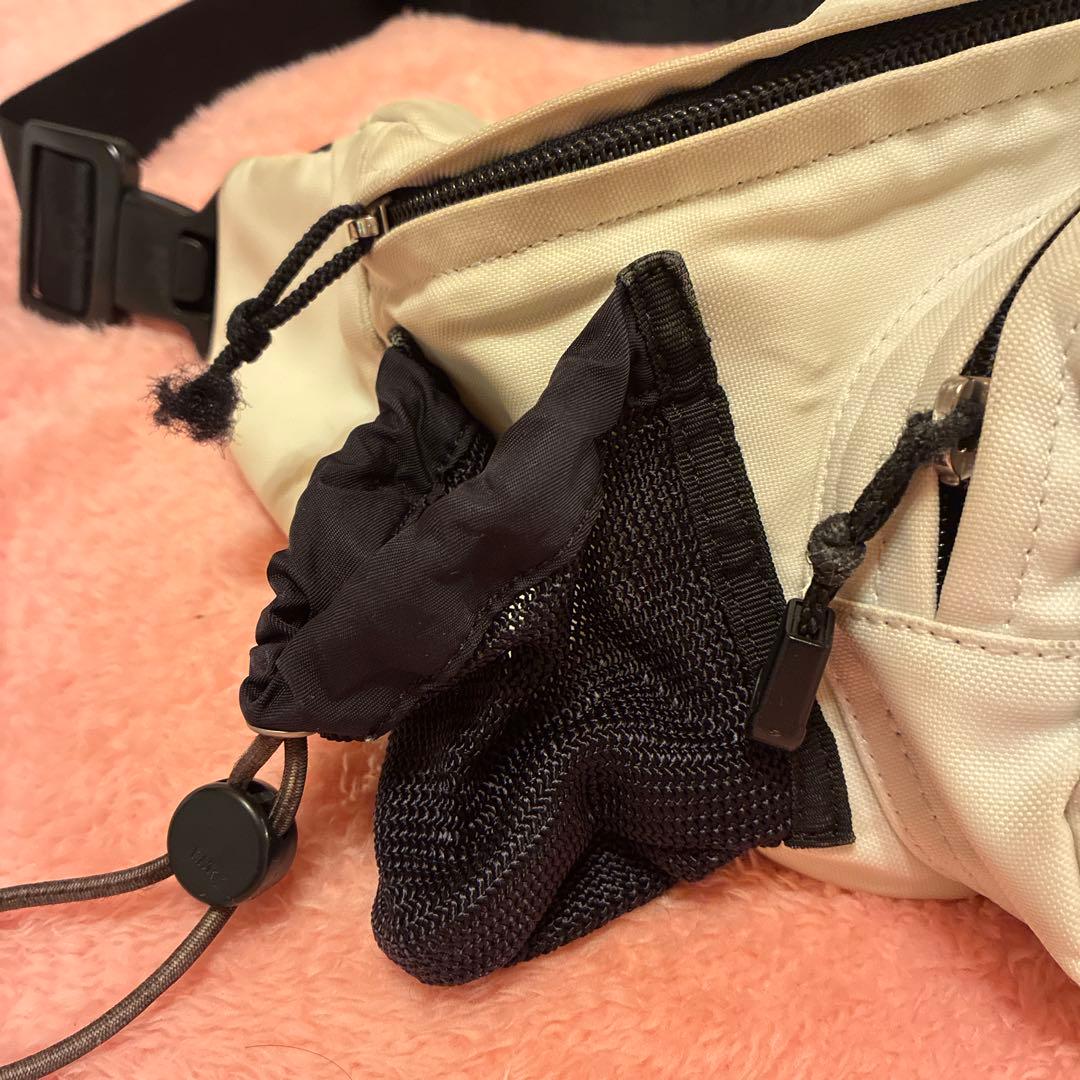 CHANEL ボディバッグ ホワイト