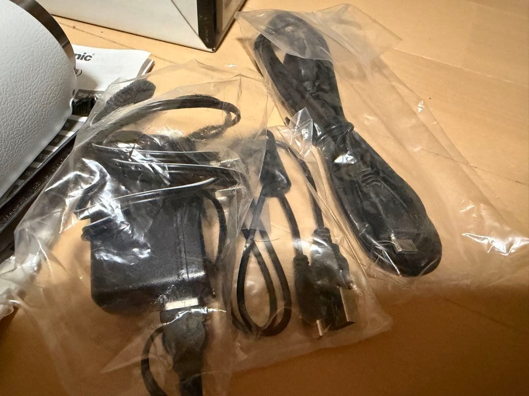 【大幅値下げ中】パナソニック　ハンディカムHC-W580M 三脚SDカードセット