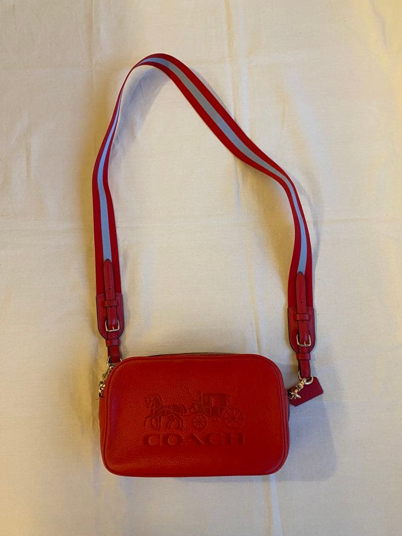 COACH レッド ショルダーバッグ