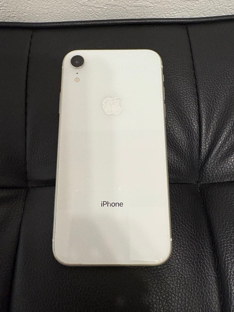 iPhone XR 64GB ホワイト au SIMロックあり 初期化済み