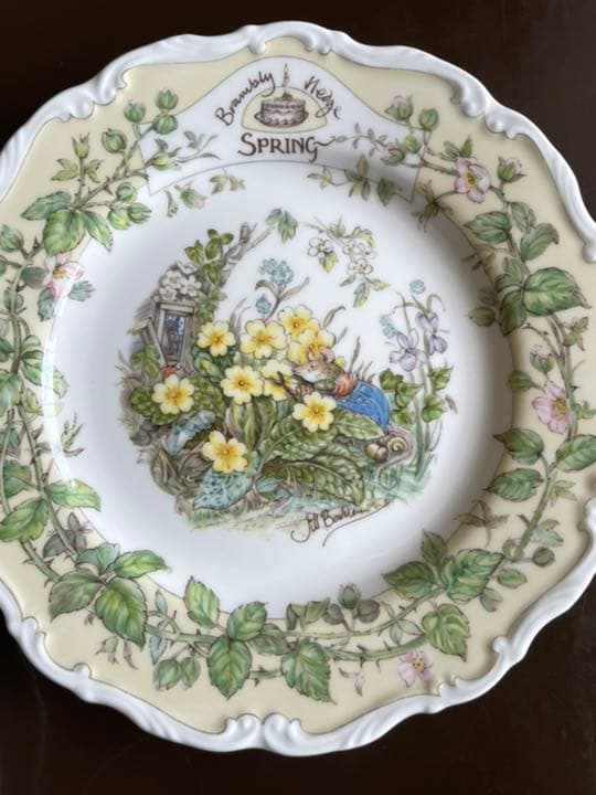 ブランブリーヘッジ　フォーシーズンプレート