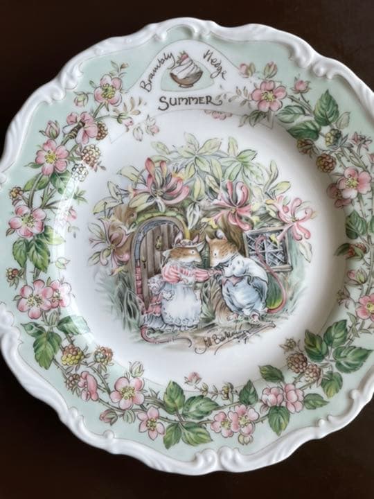 ブランブリーヘッジ　フォーシーズンプレート