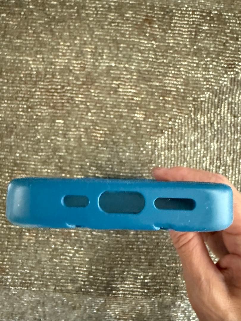 BOTTEGA VENETA シリコンケース iPhone14pro青