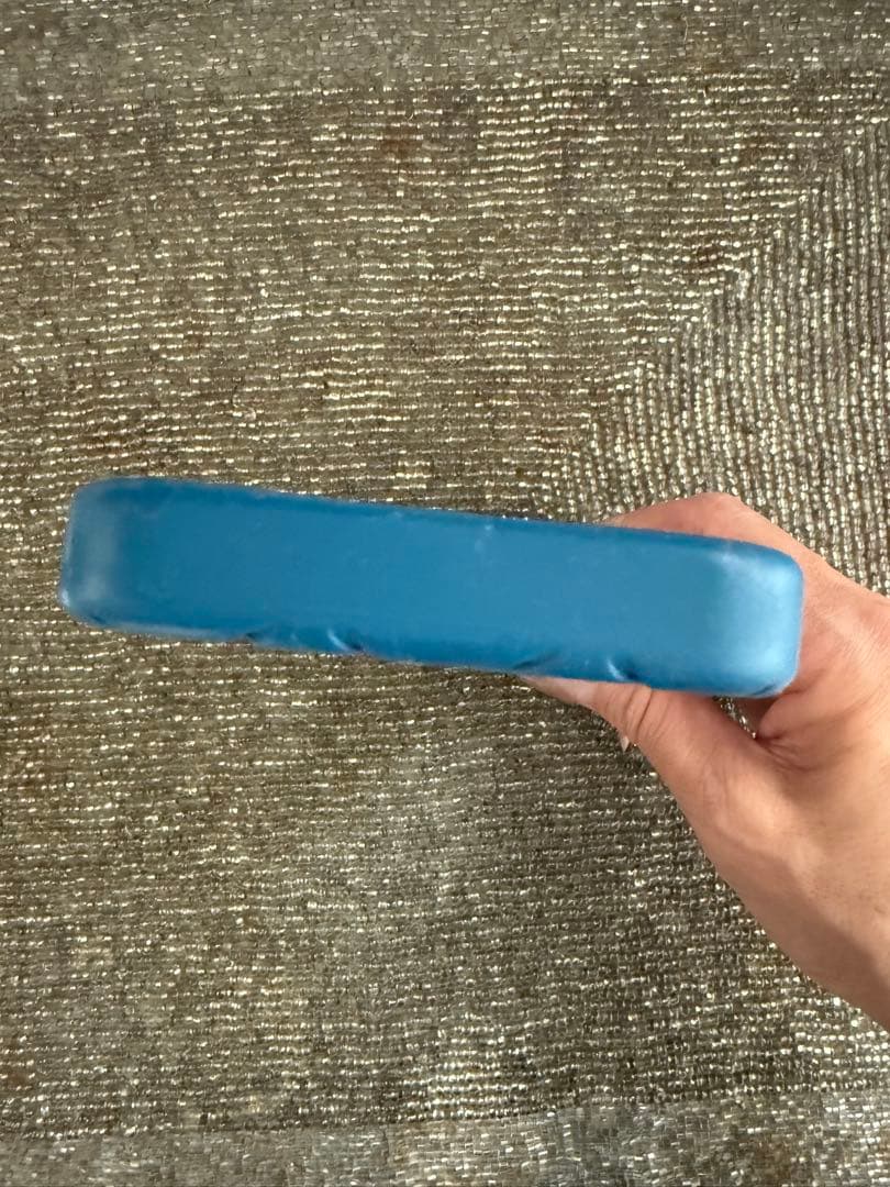 BOTTEGA VENETA シリコンケース iPhone14pro青