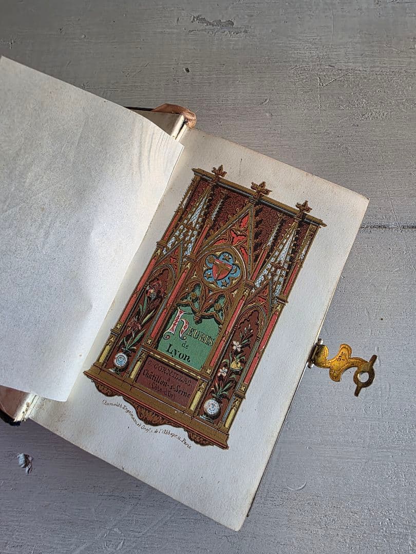 貴重　フランスアンティーク　1855年　ミセル　アヴェマリアのモノグラム 祈祷書