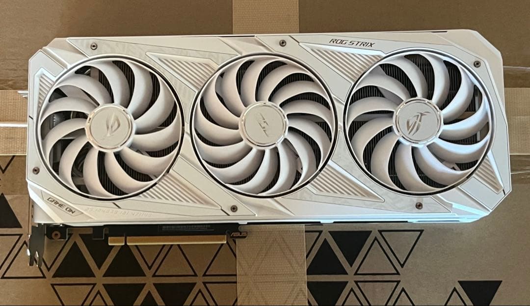 【週末割引】ROG STRIX RTX3070 WHITE V2 LHR美品
