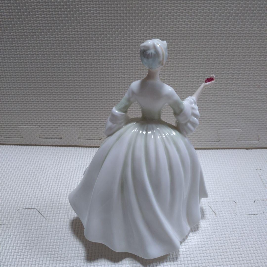 ロイヤルドルトン　ダイアナ　フィギュア