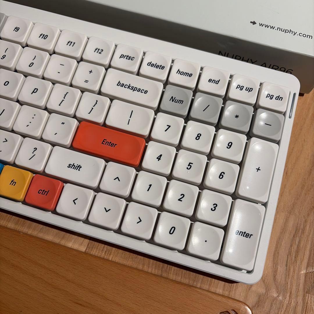 NuPhy AIR96 リストレスト キーキャップ付き