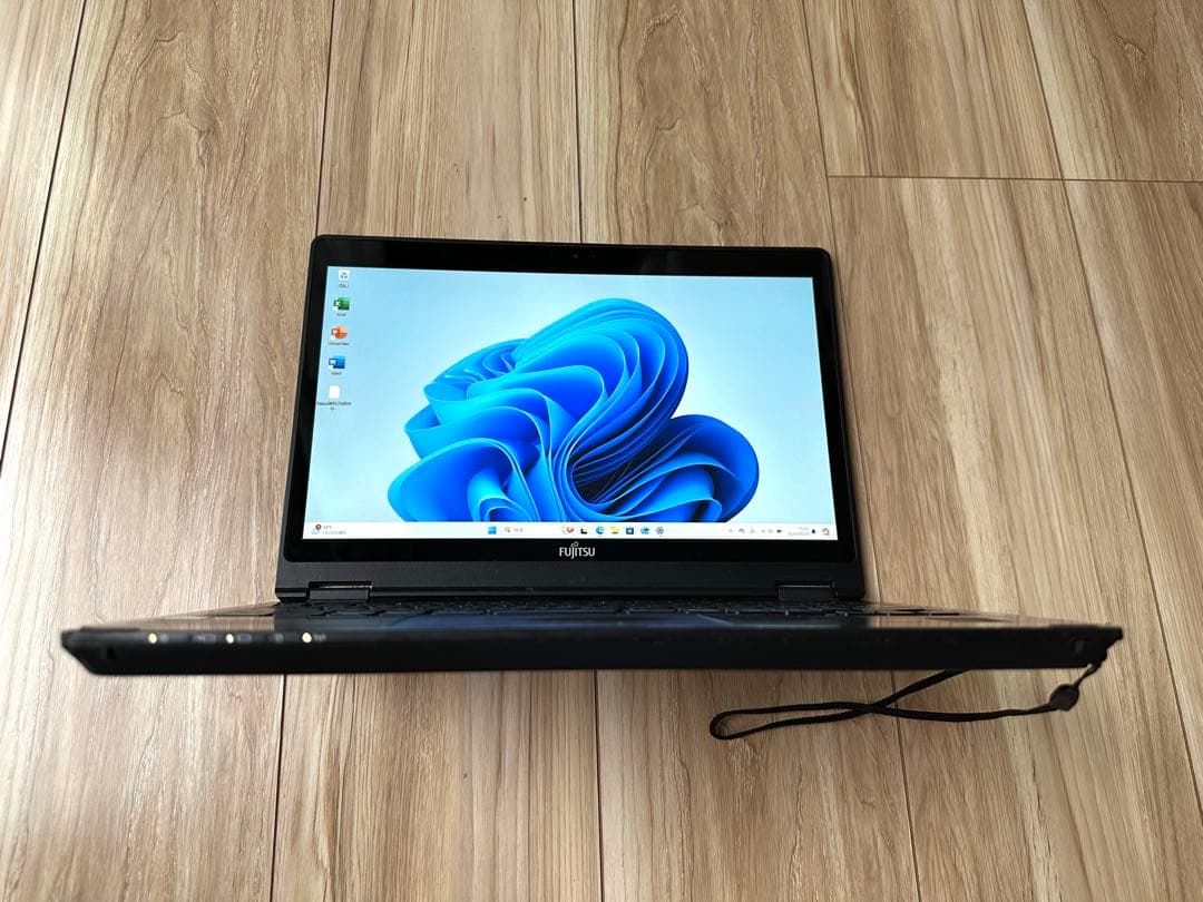薄型タブレットPC 富士通 R727 i7第7世代Win11/office21付