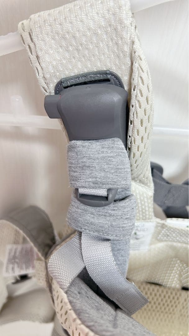 ベビービョルンハーモニー　クリーム　抱っこ紐