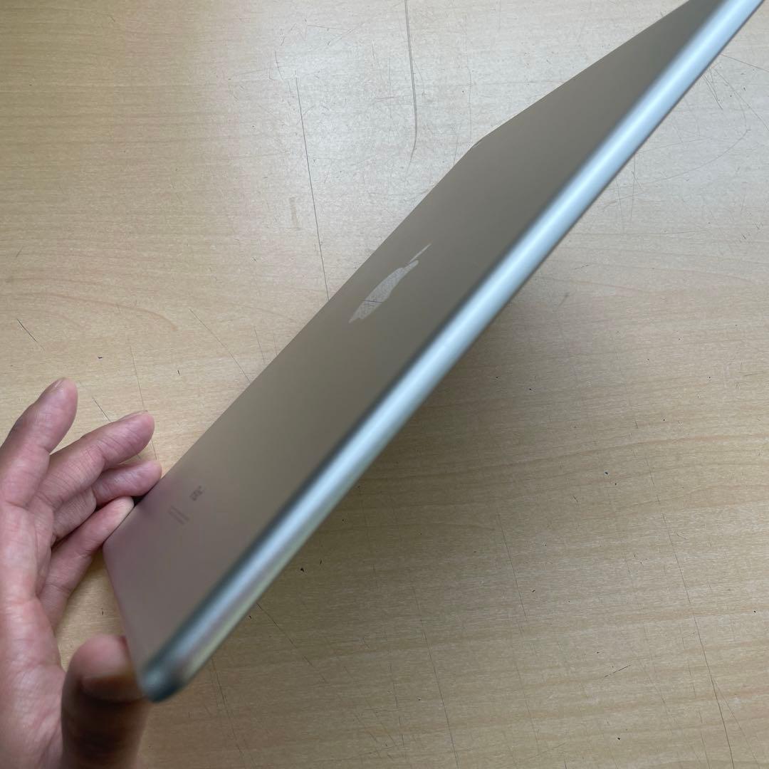 iPad 第6世代　A1893　Wi-Fiモデル　シルバー　32GB 美品　#1