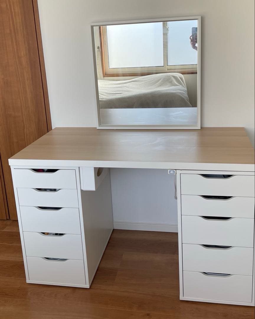 ホワイト木製ドレッサー・鏡台　IKEA