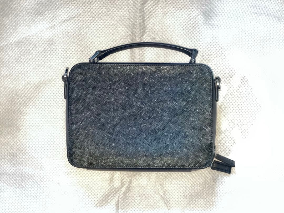 Prada ブラックレザーショルダーバッグ