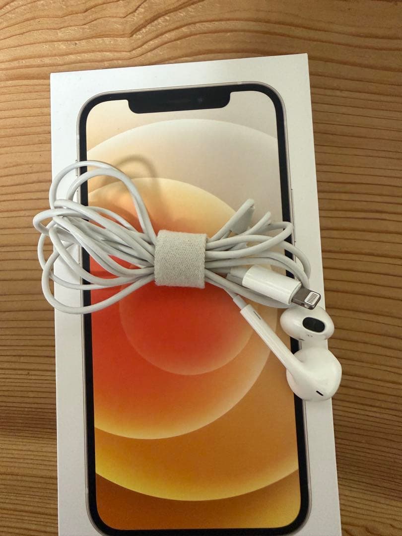 iPhone12 white simフリー