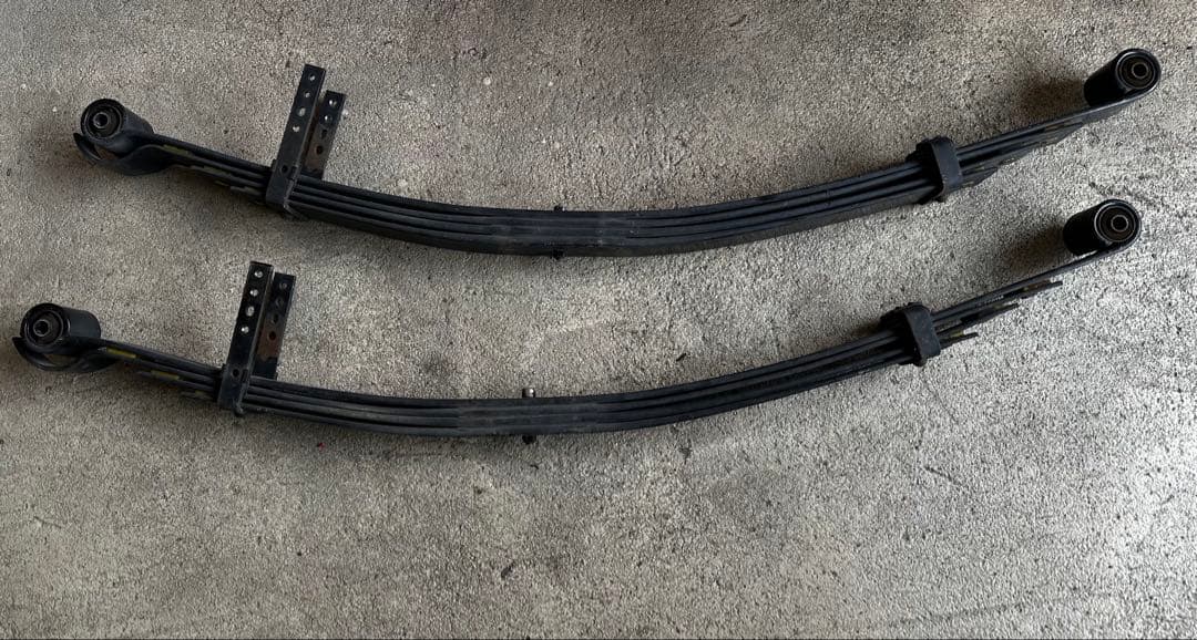 200系　ハイエース　純正ワゴンリーフスプリング　4枚リーフ　２本セット