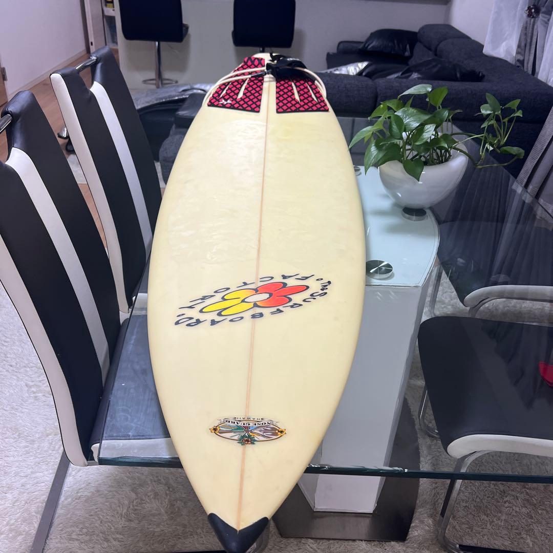 ショートボード 2フィン 赤黒グリップパッド