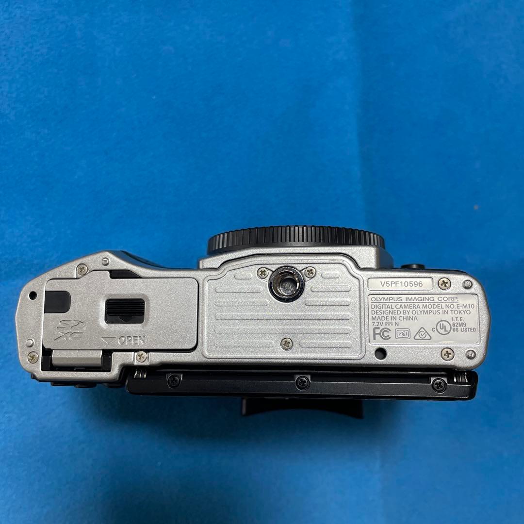 OLYMPUS オリンパスOM-D E-M10 ダブルズームキット シルバー