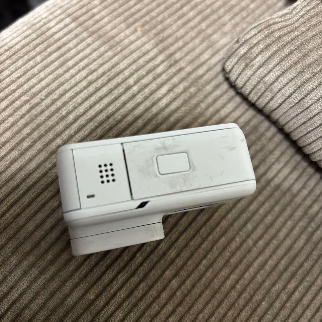 GoPro 7 カメラ 本体+ハンドグリップ+スリーブ+ランヤード