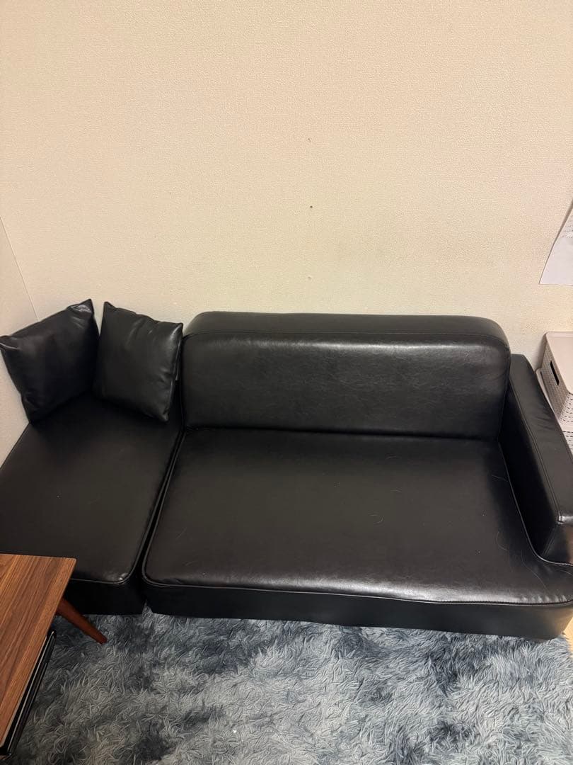 L字型ソファ 合成皮革 クッション付き　カーペット付き