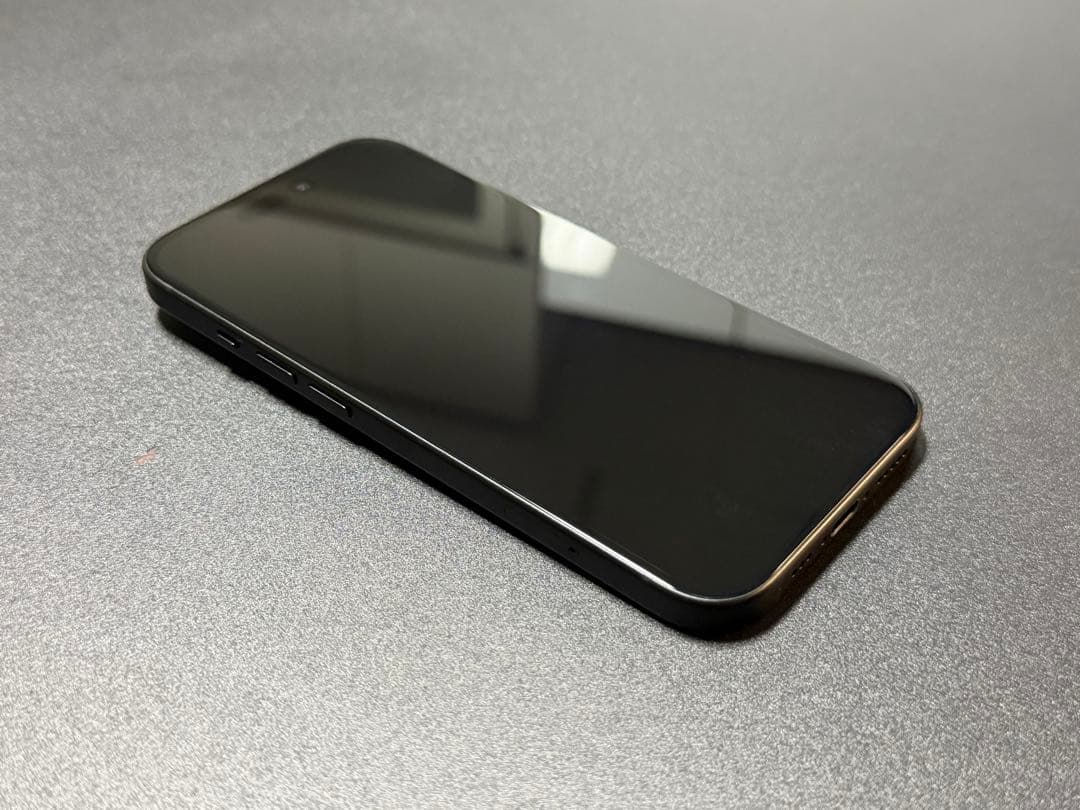 Apple iPhone 15 256GB ブラック　本体　超美品　保証付