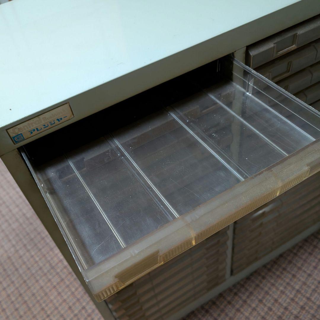 【レトロ】書類整理ケース 　アンティーク スチール　32引出し　匿名送料込