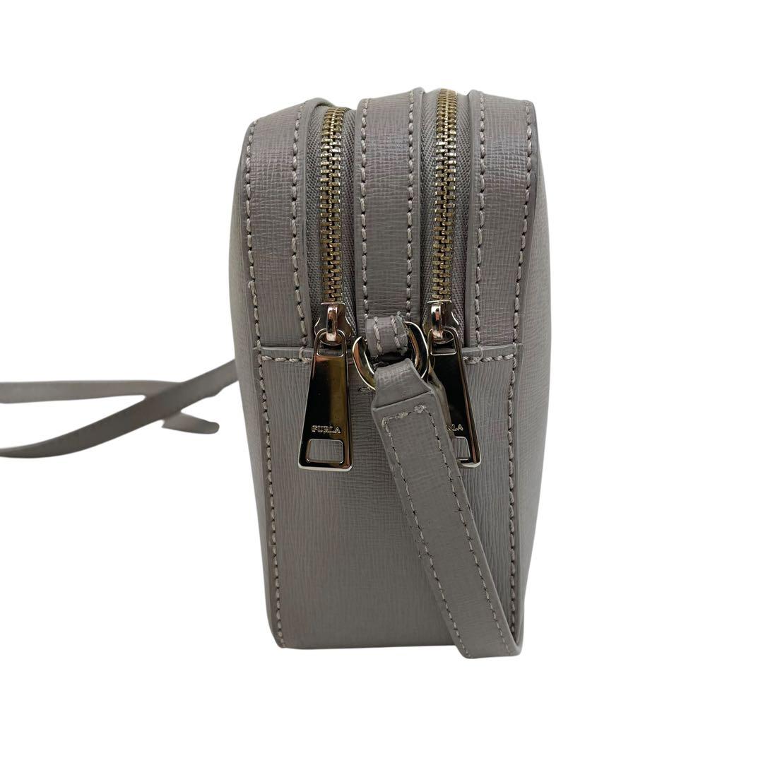 ✨美品 フルラ FURLA ショルダーバッグ　グレー　斜め掛け　クロスボディ