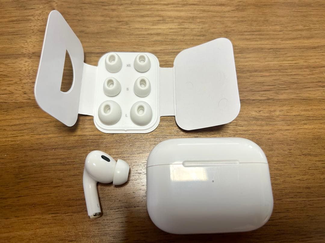 Apple AirPods Pro （第２世代）充電ケース、左耳イヤホン、その他