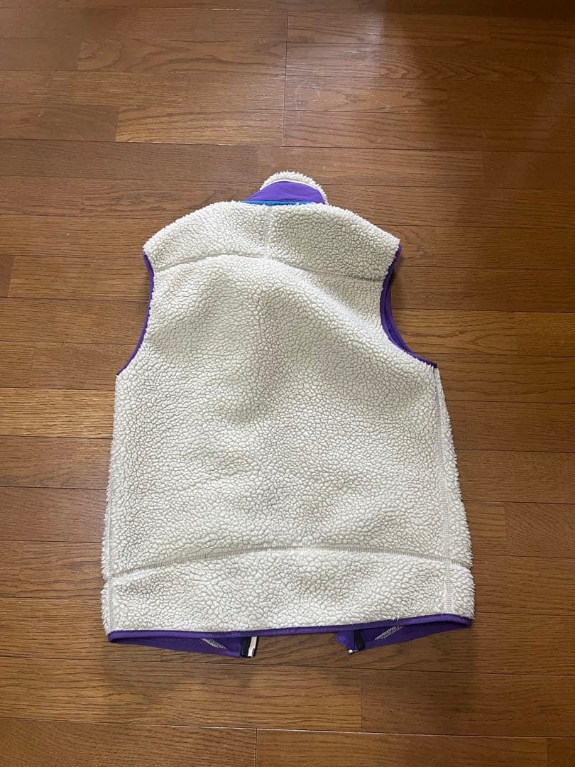 patagonia フリースベスト ホワイト/パープル　biglush