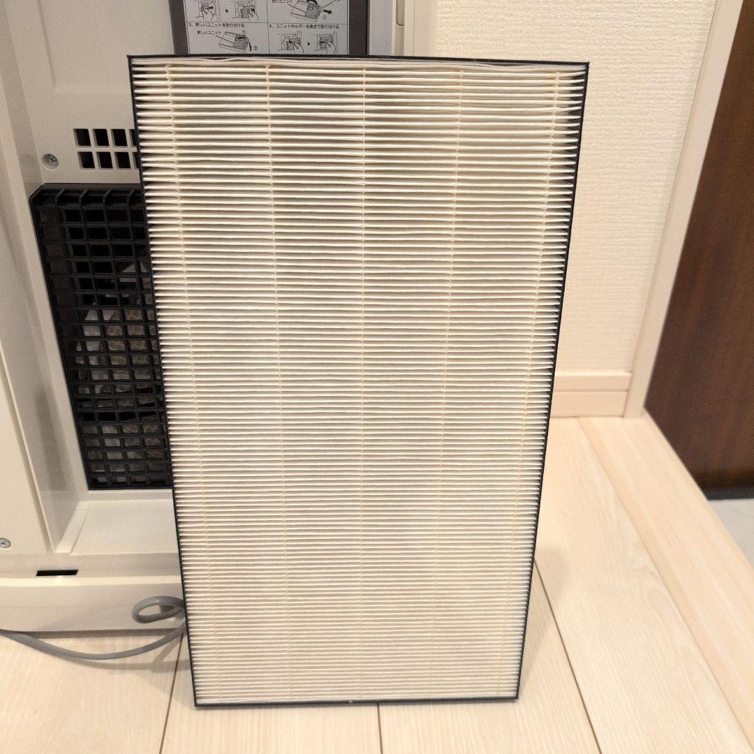 集塵フィルタ交換済　シャープ加湿空気清浄機 KI-HS70-W