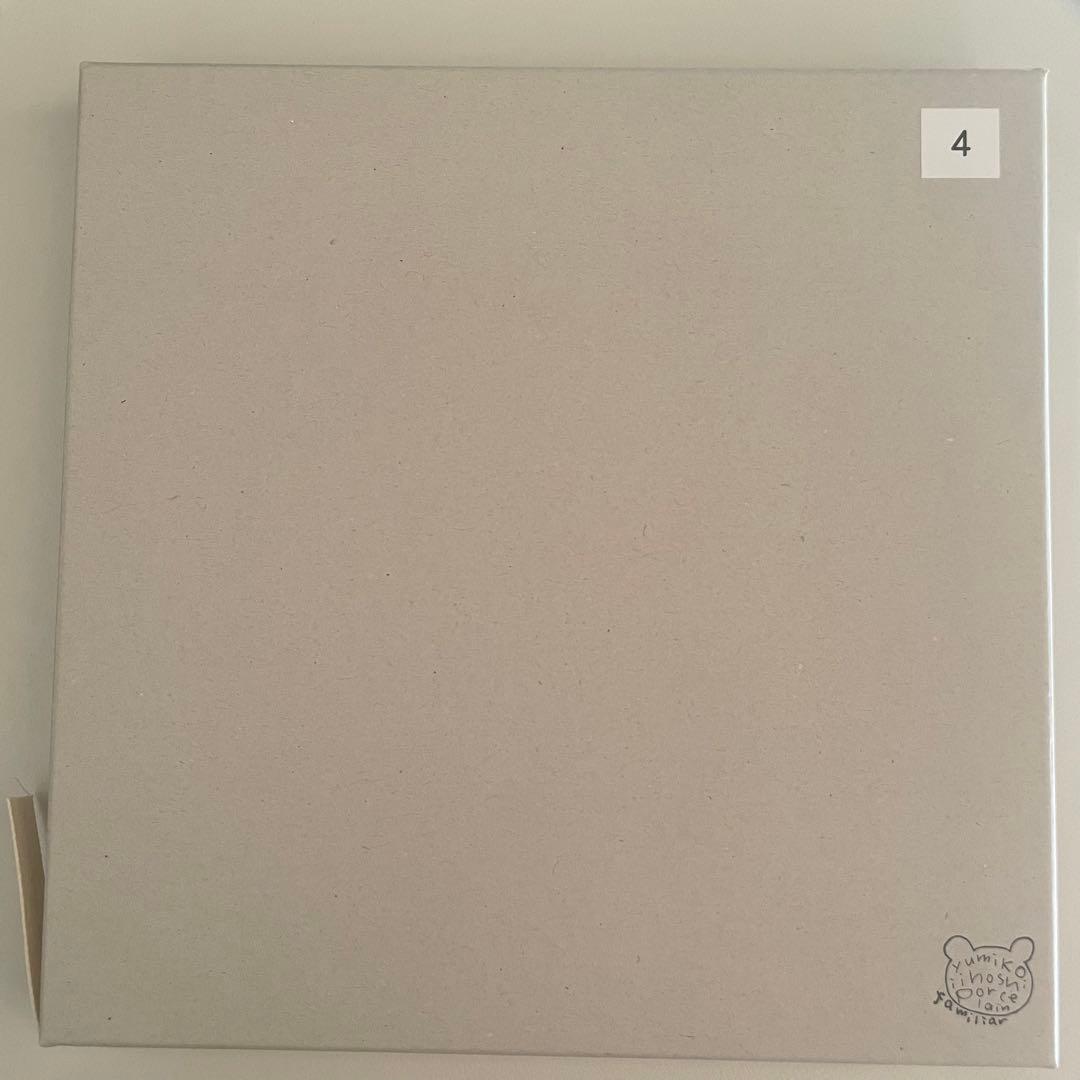 ファミリア　イイホシユミコ　familiar プレート