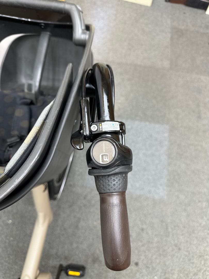 3人乗り電動自転車　チャイルドシート付き　ブリヂストンビッケポーラーe　お買い得