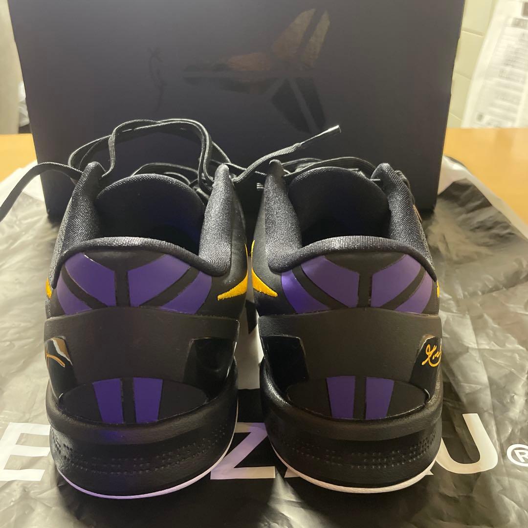 コービー 8 プロトロ Black and University Gold