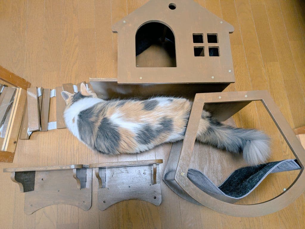 壁取り付け式キャットタワーセット