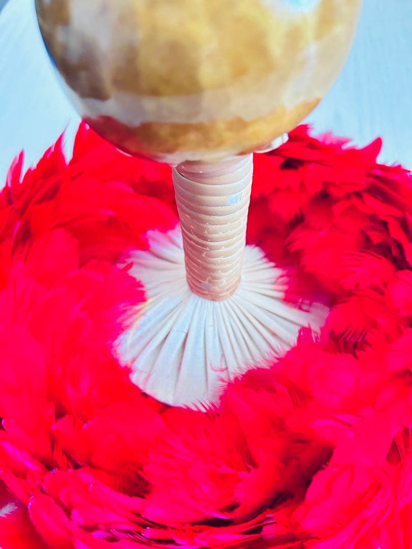 ウリウリ　フラダンス　タヒチアン　赤　羽　黄色　楽器　ハワイ　一体型　２個セット