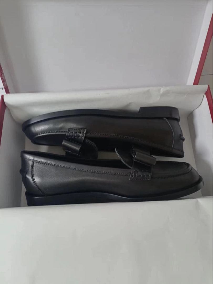 美品✨フェラガモ VIVA ヴァラ 黒 ローファー