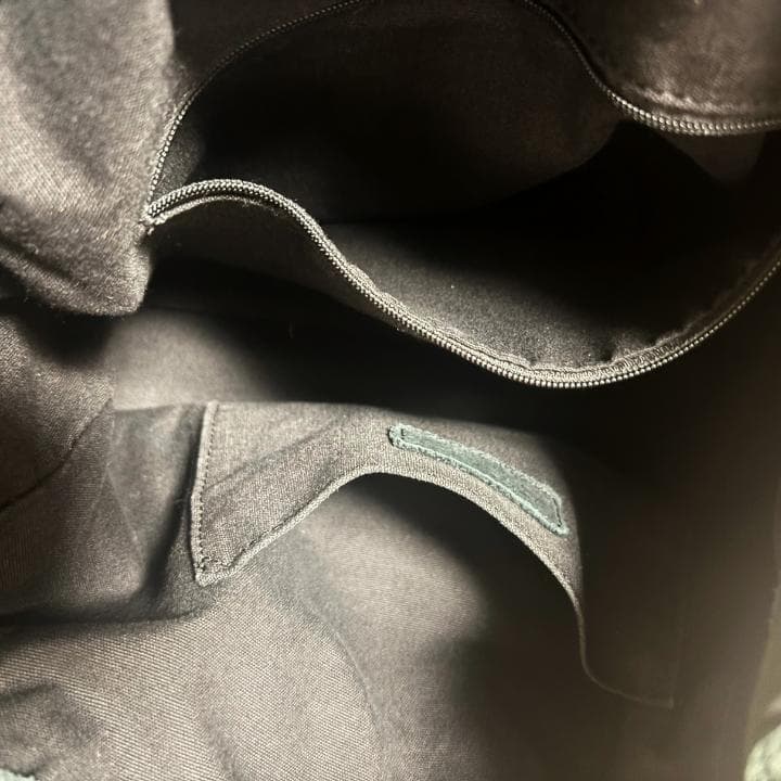 TRES トレ ハンドバッグ 本革 スタッズ ブラック トートバッグ 肩掛け