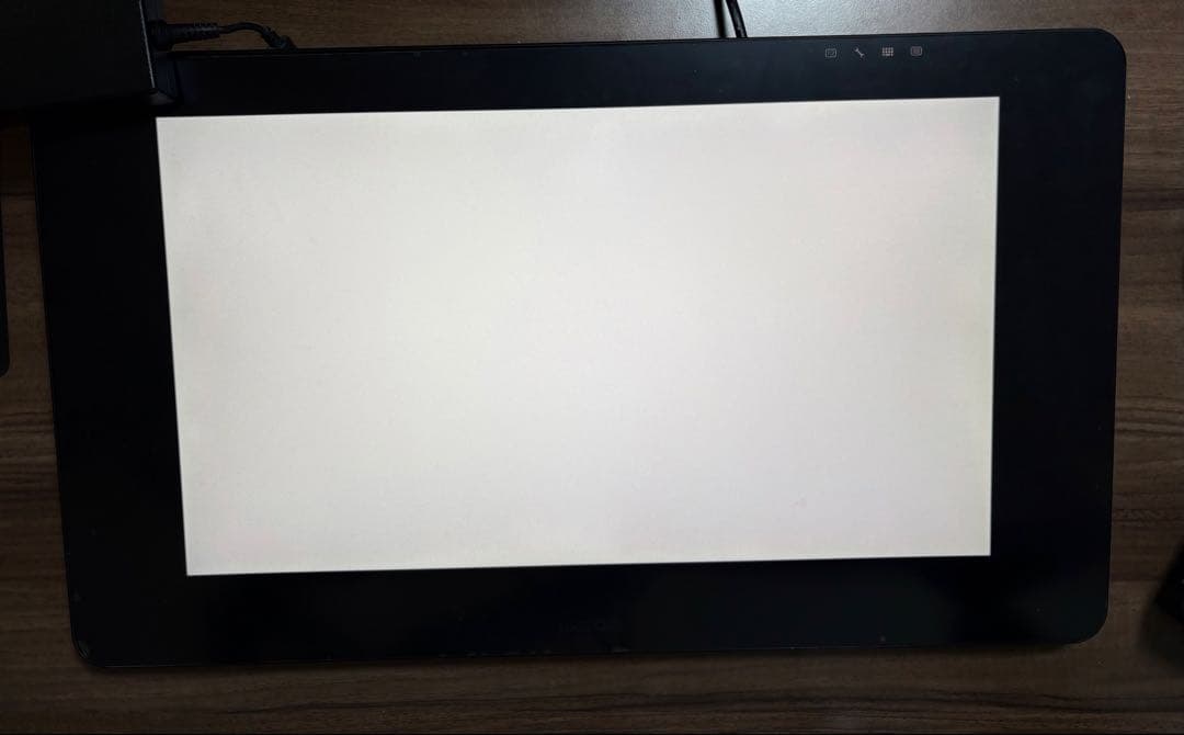 液タブ・ペンタブ Wacom Cintiq Pro 24 DTK-2420K + Flex Arm