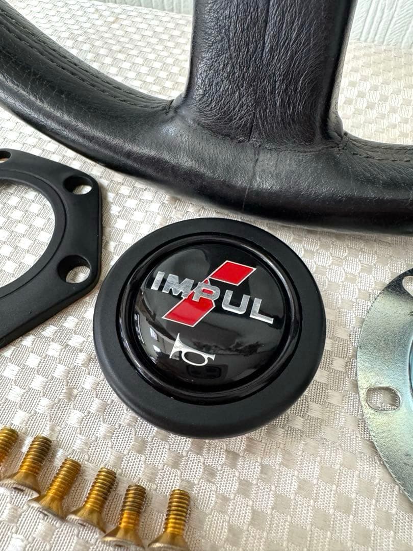 IMPUL ステアリング　913 Special 【MOMO】　正規品