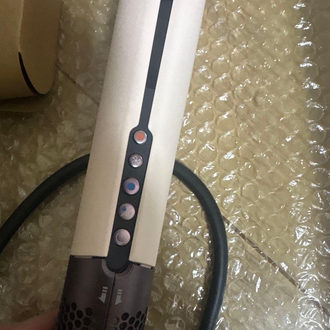 ダイソンドライヤー