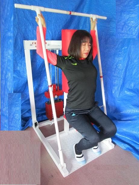 プルオーバー　マシン　健常者と車椅子 パラアスリート 試作１号