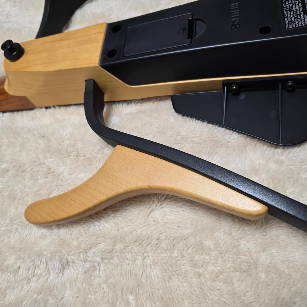 ヤマハ サイレントギター SLG-100S（チューナー、専用ケース、スタンド付）