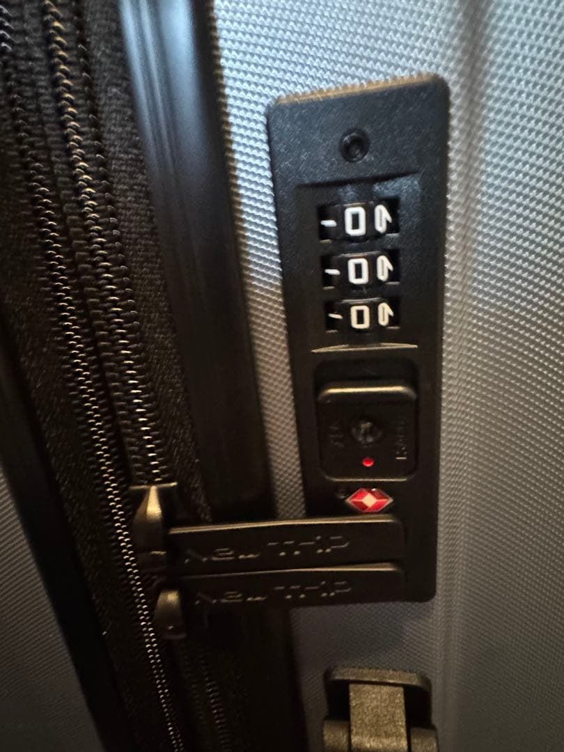 新品[New Trip] スーツケース拡張機能付き 軽量60リットルM シルバー