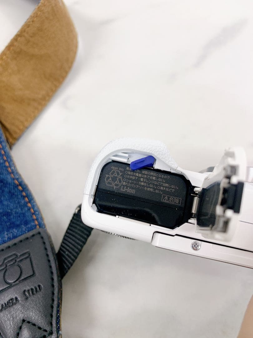 ＋SONY α5100 ダブルズームレンズキット　ILCE-5100 ホワイト