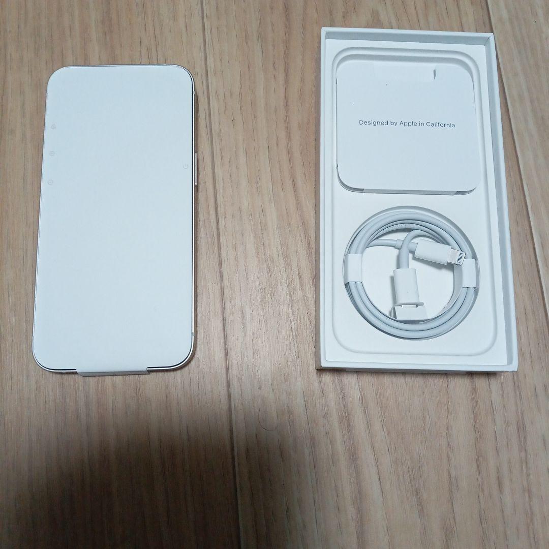 【新品未使用・箱へこみ有】Apple iPhone14