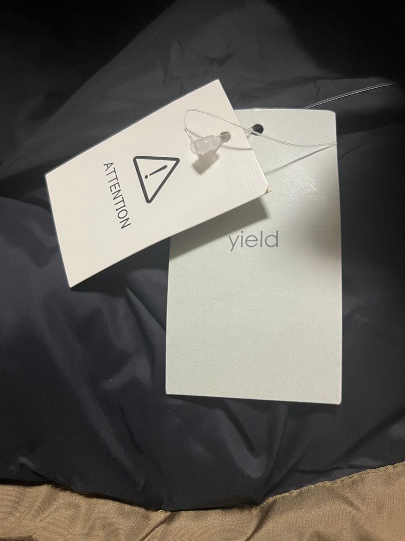 新品タグ付き yield モンスターダウンジャケット イールド ・アウター XL