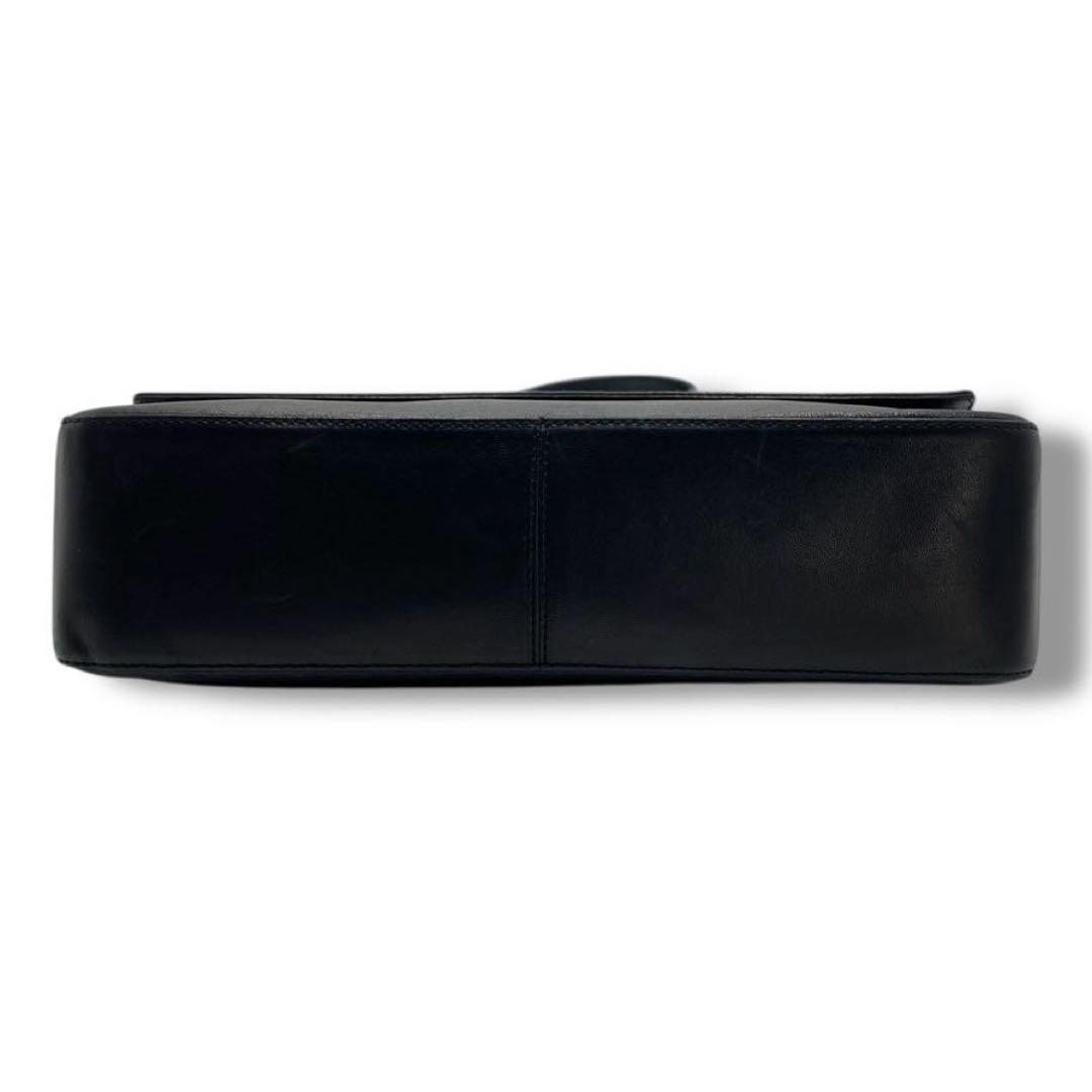 美品 フェラガモ ショルダーバッグ バッグ レザー 黒 チェーン Vintage