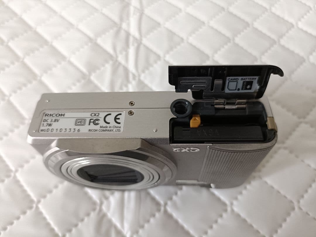 RICOH　コンパクトデジタルカメラ CX2