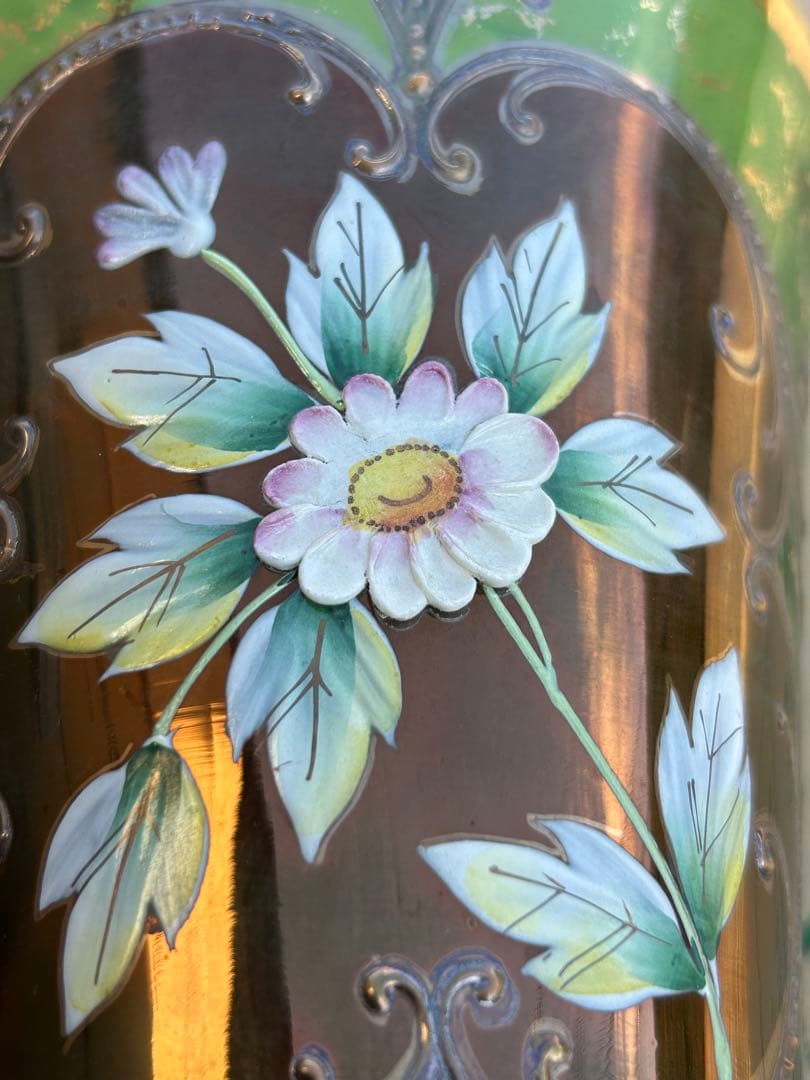 BOHEMIA緑色の花瓶 花器 ガラス製