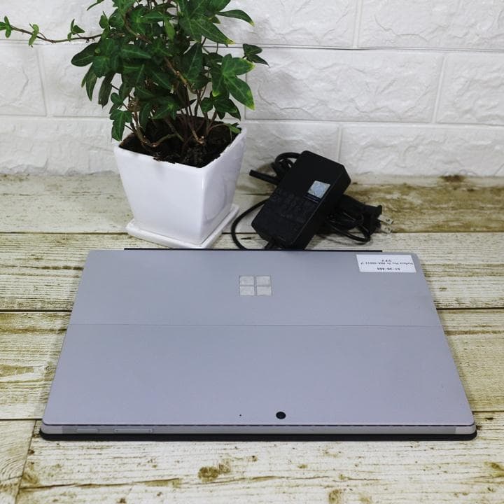 白黒surface pro7+ Corei5 Office