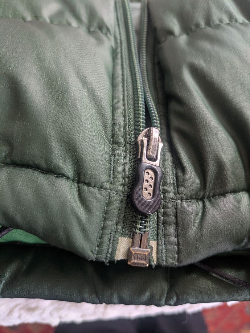 patagonia ダウンジャケット ダークグリーン